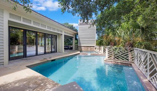 Five-Bedroom Holiday Home