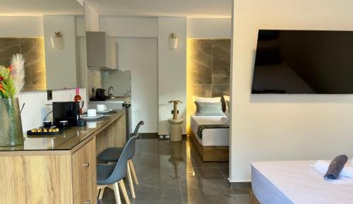 Queen Suite with Spa Bath