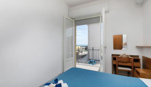 Double or Twin Room with Sea View