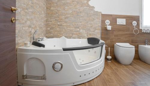 Double Room with Spa Bath