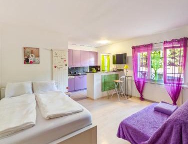 One-Bedroom Apartment