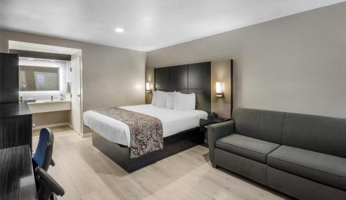 King Room with Sofabed - Non-Smoking