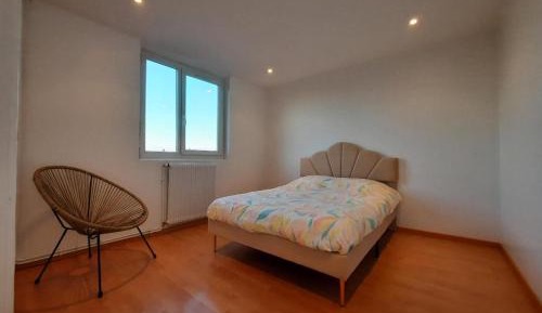 One-Bedroom Apartment with Balcony