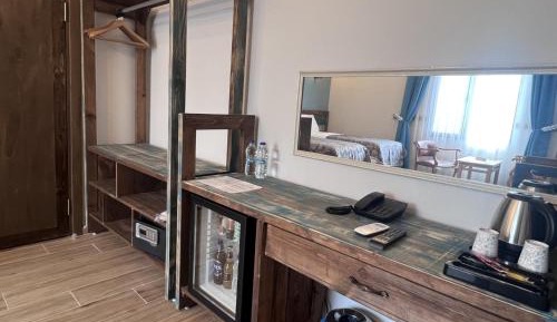 Deluxe Double Room (2 Adults + 1 Child)