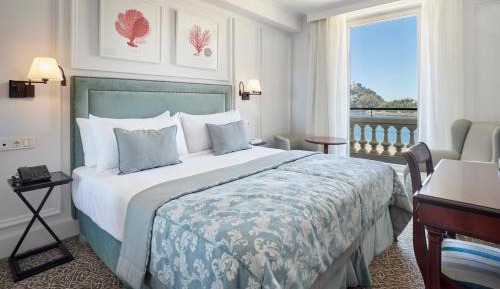 Petite Double Room with Sea View 