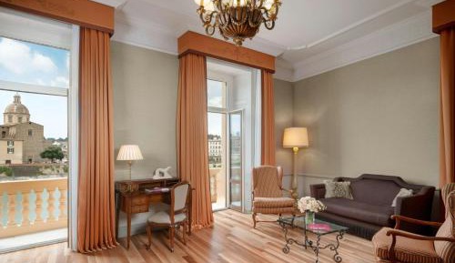 Grand Deluxe King Suite with River View