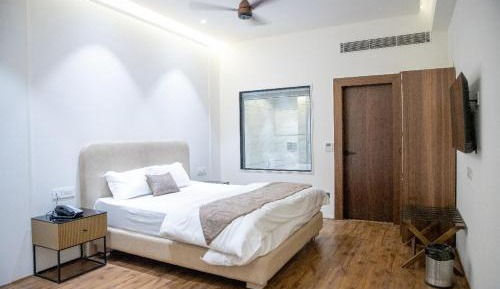 Superior Deluxe Double or Twin Room 
