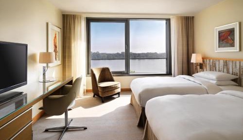 Twin Room with River View - Club Access