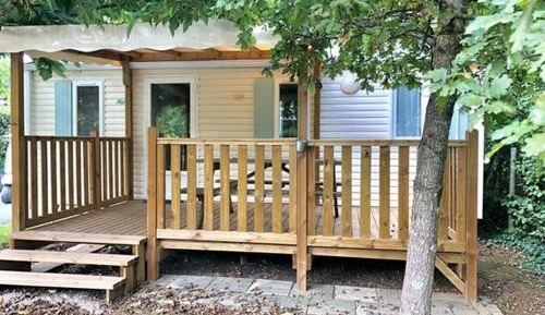 Bungalow with Patio