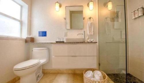 Barefoot Suite