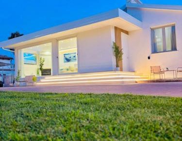 Deluxe Villa