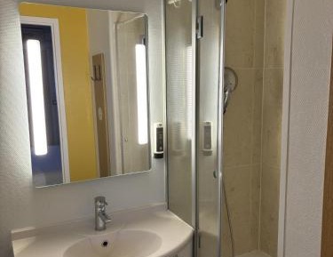 Standard Twin Room with Two Single Beds