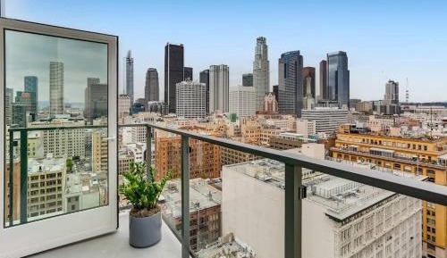 Three-Bedroom Premium Apartment with Balcony