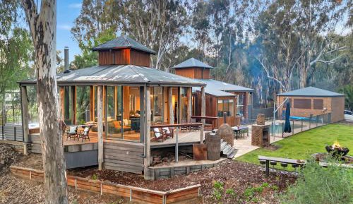 Four-Bedroom Holiday Home