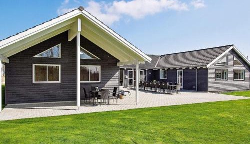 Nine-Bedroom Holiday Home