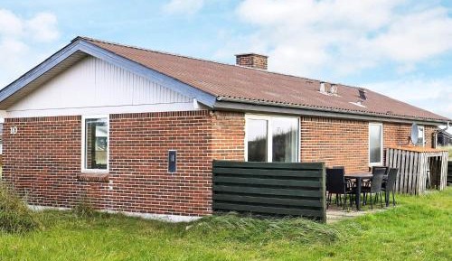 Three-Bedroom Holiday Home 