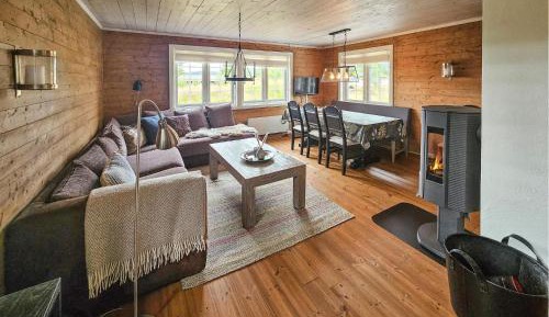 Four-Bedroom Holiday Home