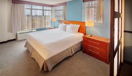 King Room with Sofa Bed and Accessible Tub - Disability Access