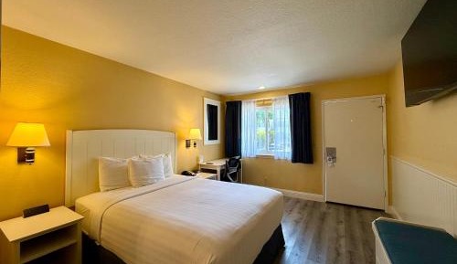 Queen Room