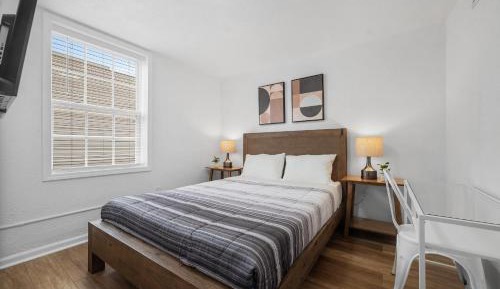 Queen Room with Shared Bathroom