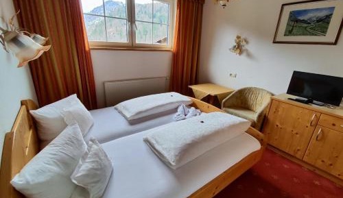 Suite with Mountain View