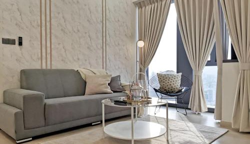 One-Bedroom Apartment with City View