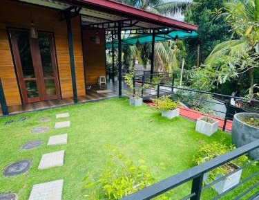 Villa with Garden View