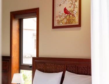 Family Room with Garden View