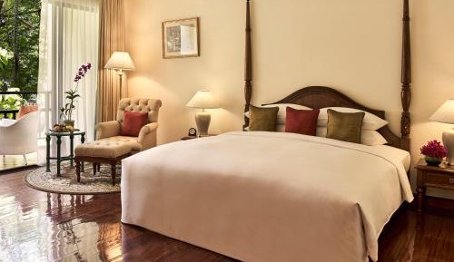 Junior King Suite with Club Access