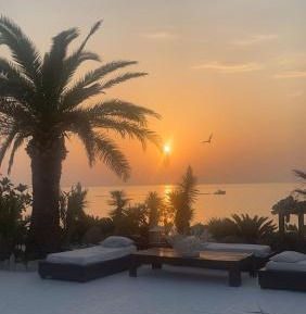Villa - Beach Front