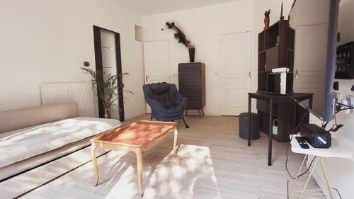 Studio with Garden View