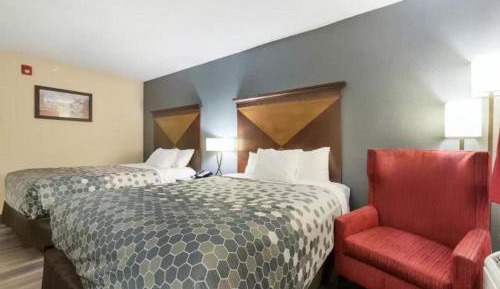 Efficiency Room with Two Double Beds - Non-Smoking