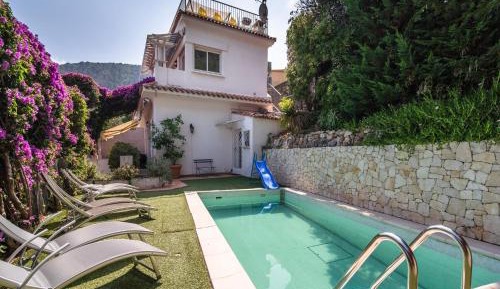 Three-Bedroom Holiday Home 