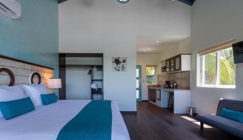 Room #1474795402