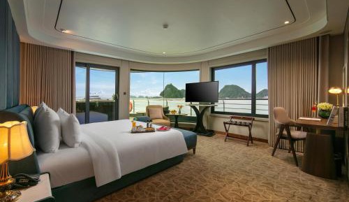 Calista Horizon with Private Sundeck, Jacuzzi and International Internet Access