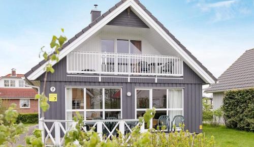 Three-Bedroom Holiday Home 