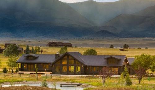 Four-Bedroom Holiday Home