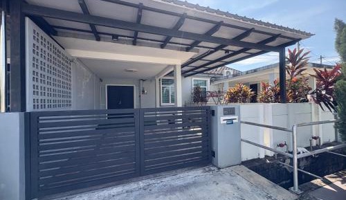Three-Bedroom Holiday Home 