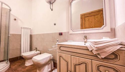Quadruple Room with Private Bathroom