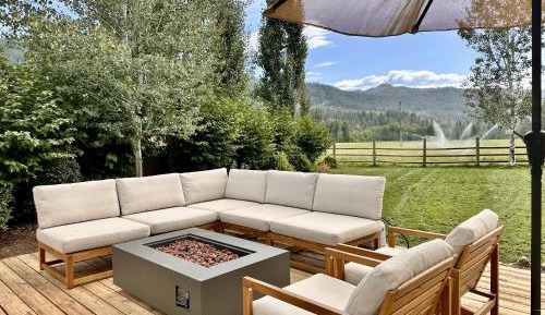 Four-Bedroom Holiday Home