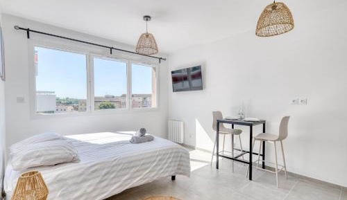 Studio Apartment