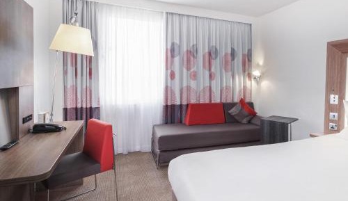 Standard Room with 1 Queen size bed + convertible sofa