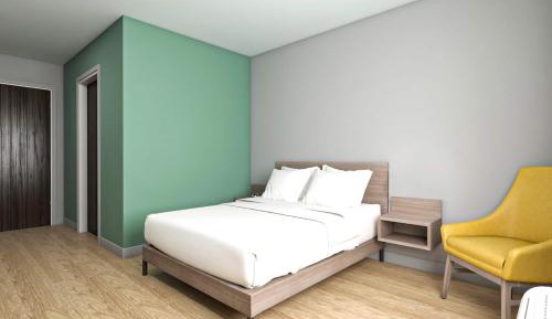 Queen Room with Bathtub with Grab Bars - Mobility Accessible/Non-Smoking