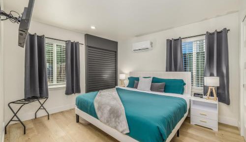 One-Bedroom Deluxe Apartment
