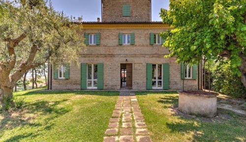 Five-Bedroom Holiday Home