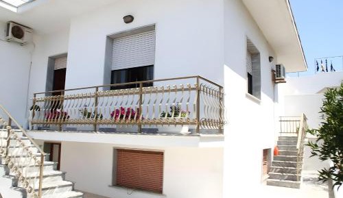 Three-Bedroom Superior Apartment