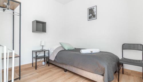One-Bedroom Apartment with Balcony