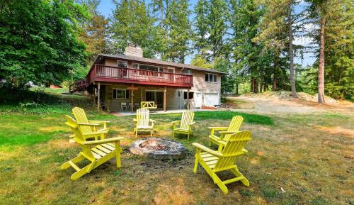Four-Bedroom Holiday Home