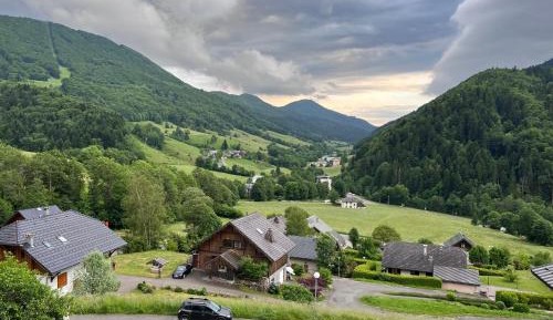 Two-Bedroom Apartment with Mountain View