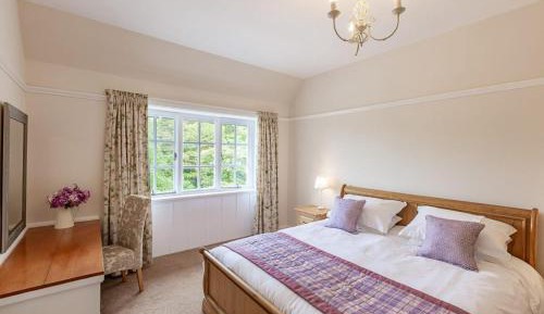 Suite with Mountain View